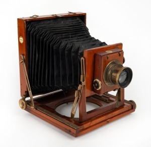 THORNTON-PICKARD: 'College' 4¾ x 6½" plate triple-extension field camera, c. 1912, with Thornton-Pickard Rectoplanat lens and Thornton-Pickard roller-blind shutter.