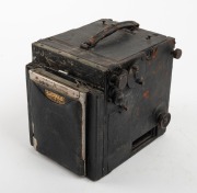 ADAMS & CO.: 'Videx' 3&frac14; x&nbsp;4&frac14;" plate SLR camera, c. 1903, with Hermagis Paris Anastigmat Magir 136mm f6.3 lens [#239224]. - 3