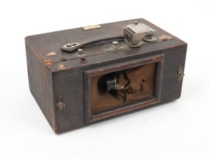 MULTISCOPE & FILM CO.: Al-Vista 5D panoramic camera, c. 1908, with spirit-level and 'Baker & Rouse' retailer's plate.