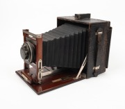 GUNDLACH: 'Korona III' 5 x 7" plate field camera, c. 1910s, with Special Anastigmat f6.3 lens [#201864], lens cap,&nbsp;and Betax No. 3 shutter. - 2