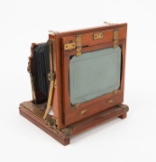 BUTCHER & SON: 'National' 4&frac34; x 6&frac12;" plate field camera, c. 1905, with Beck Symmetrical lens and Thornton-Pickard roller-blind shutter. - 4