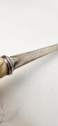 An antique Japanese envelope opener with carved ivory handle showing a monkey with Kabuki mask, Meiji Period, 19th/20th century, 26cm high - 5