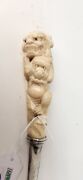 An antique Japanese envelope opener with carved ivory handle showing a monkey with Kabuki mask, Meiji Period, 19th/20th century, 26cm high - 8