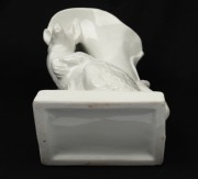 An antique white porcelain kangaroo vase, 19th century, ​​​​​​​15.5cm high - 5