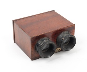 RICHARD JULES: Vérascope 45 x 107mm stereo viewer, c. 1880s.