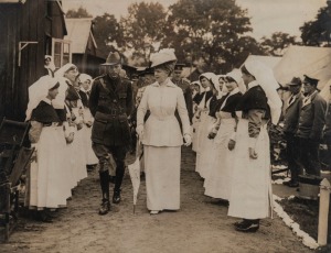 [WORLD WAR ONE], "The Queen at the Australian Hospital [C.2079]" printed title label verso on official Press Bureau silver gelatin photograph, 1917; 15.5 x 20.5cm.