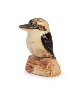 GRACE SECCOMBE pottery kookaburra on log, 5cm high