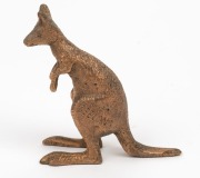 INTERNATIONAL HARVESTER, GEELONG&nbsp;bronze&nbsp;kangaroo paperweight, 6.5cm high - 2