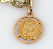A 14ct gold bracelet with 1966 yellow gold coin commemorating the Coronation of Beatrix of The Netherlands, mounted in 14ct gold, ​​​​​​​18cm long, 20.7 grams total - 3