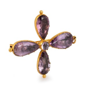 A Georgian 18ct yellow gold brooch, set with five cut amethysts, 18th/19th century, 5cm wide