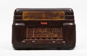 KRIESLER&nbsp;brown bakelite mantle radio, 26cm high
