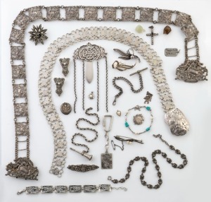 Assorted silver jewellery, a silver plated belt, a Siamese silver belt, marcasite brooches and clips, miniature stone ornaments, etc, (21 items)