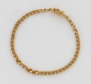 An 18ct yellow gold curb link bracelet, 20th century, stamped "750", 17cm long, 7.4 grams