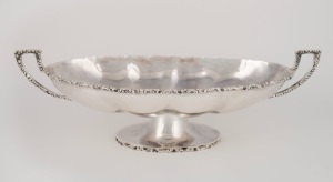 A Mexican 925 sterling silver fruit bowl table centrepiece, 20th century, 15cm high, 45cm wide, 964g