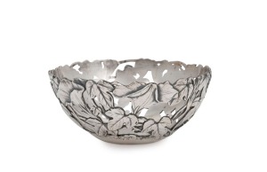 ARTHUR & BOND antique Japanese silver bowl with floral decoration, stamped "ARTHUR & BOND. YOKOHAMA", 5.5cm high, 13cm wide, 163 grams