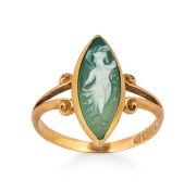 An antique 18ct gold ladies ring with green cameo hardstone insert, 19th century, 2.4 grams total
