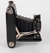 ZEISS IKON: Super Ikonta C 530/2 vertical-folding camera, c. 1933, with Tessar 105mm f4.5 lens [#1284832] and Compur shutter. - 3