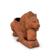WWI period British Patriotic pottery lion with peace shield, sold to raise funds for the war effort, manufactured by Bretby Pottery, 15cm high, 25cm long - 2