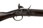 FUSIL DE CHASSE antique French flintlock fowling piece with brass furniture and 100cm barrel, circa 1750, 143cm long - 3