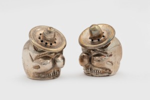 A pair of Mexican figural salt and pepper pots, 20th century, 4cm high, 62 grams total