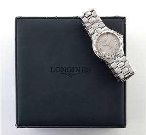 LONGINES "Conquest" stainless steel wristwatch with quartz movement in original box