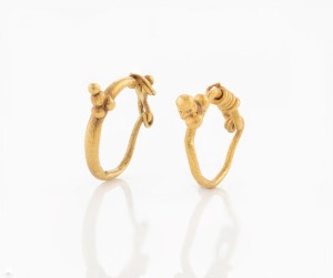 A pair of Roman high carat gold earrings, 2nd-3rd century A.D.