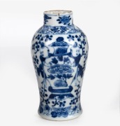 A Chinese blue and white porcelain vase, Qing Dynasty. four character mark to base, 13cm high