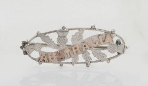 "AUSTRALIA" antique English sterling silver memento brooch with thistle decoration, bearing Chester hallmarks, 4cm wide