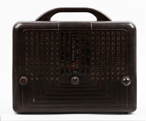 SRC brown bakelite&nbsp;radio, 28cm high
