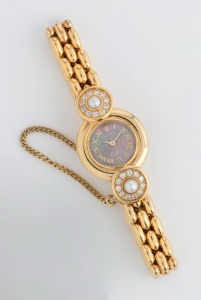 ROLEX "CELLINI" lady's wristwatch in 18ct solid gold case and bracelet, adorned with pearls surrounded by brilliant cut white diamonds and mother of pearl dial, original Rolex clasp, 54.3 grams including movement