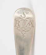 A pair of Britannia standard antique English tablespoons, 17th/18th century, ​​​​​​​20.5cm long, 124 grams total - 3