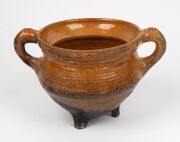 An antique Dutch earthenware cooking pot with tripod base and two handles, circa 1575, excavated near Amsterdam, with letter of authenticity from Adam Langweiler, D.C., ​​​​​​​15cm high, 25cm wide - 4