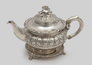 UNKNOWN MAKER Colonial silver tea kettle with matching trivet stand, 19th century, matching marks but both rubbed, the tea kettle 16cm high, 1512 grams total