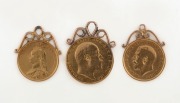 A 1907 gold sovereign with pendant mounting, together with a 1915 gold half sovereign with pendant mounting and an 1887 gold half sovereign with shield back (3 items), ​​​​​​​17.7 grams total - 2