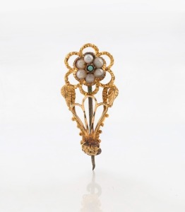 A late Georgian Halley's Comet brooch with seed pearl and turquoise decoration, circa 1835, 2.7cm wide, 2.1 grams
