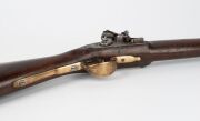 FUSIL DE CHASSE antique French flintlock fowling piece with brass furniture and 100cm barrel, circa 1750, 143cm long - 8