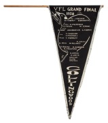 1958 COLLINGWOOD Grand Final souvenir pennant listing all the team members and depicting their positions on the field. 42cm.
