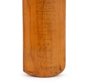 A SOUVENIR BAT SIGNED BY AUSTRALIA and ENGLAND during the FIFTH TEST at THE OVAL, LONDON - AUGUST 1948: A full-size "Leslie Ames Autograph" bat by Gradidge, signed in ink to the front of the blade by all seventeen members of the Australian Touring squad, - 3