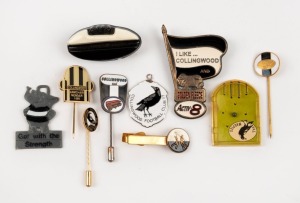 COLLINGWOOD: A group of lapel pins, badges and novelties, including a tie-pin and a Premier Pass. (10 items).