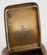 A Georgian sterling silver snuff box with engraved decoration, by William Pugh of Birmingham, circa 1813, 6.2cm wide, 37 grams - 3