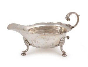 An antique Irish silver sauce boat, by Richard Garde of Dublin, early 19th century, 9cm high, 17.5cm wide, 208 grams
