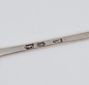 Three antique English Apostle seal top spoons, marks rubbed, late 17th and 18th century, ​​​​​​​the largest 18.5cm long, 148 grams total - 4