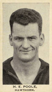 1932 Godfrey Phillips "Victorian League and Association Footballers", complete set [50]. Mainly G/VG.