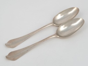 A pair of antique Channel Islands silver dog nose tablespoons, 18th century, 21cm long, 120 grams