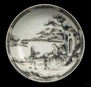 An antique Chinese porcelain dish depicting a European scene, 18th century, 12cm diameter