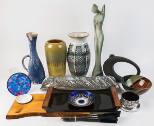 124 · Australian studio pottery vases, bowls, statue, serving platter etc., 20th century (qty)