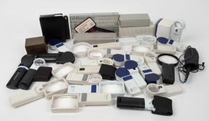Magnifying glasses, an array of mostly battery operated examples, some in original packaging of issue (qty)