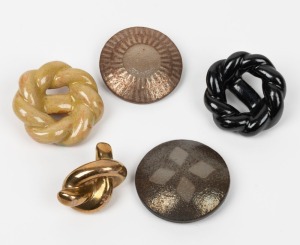 LUCIE RIE five assorted pottery buttons, purchased from Alan Landis Antiques, ​​​​​​​the largest 4cm diameter