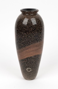 VINCENZO NASSON Murano art glass vase with aventurina goldstone swirling design, baring original circular label, 23.5cm high
