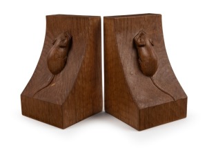 MOUSEMAN&nbsp;pair of English oak bookends by Robert Thompson, 20th century, 15.5cm high